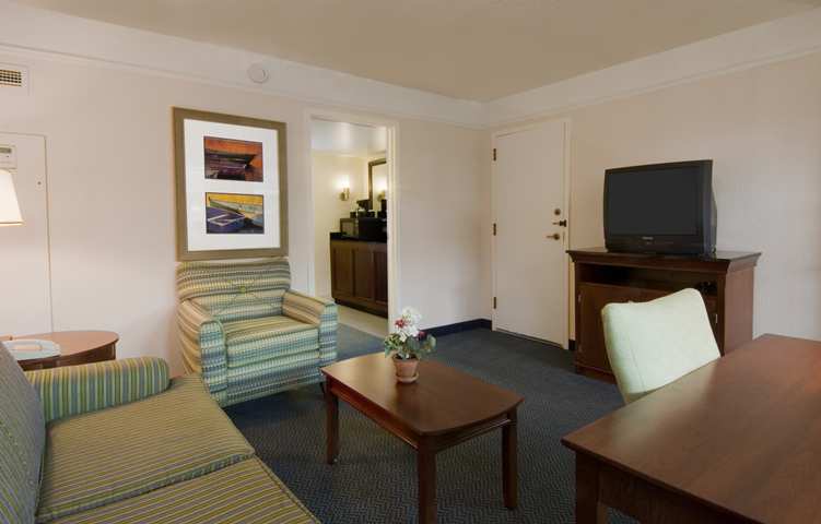 Embassy Suites Brunswick Bilik gambar